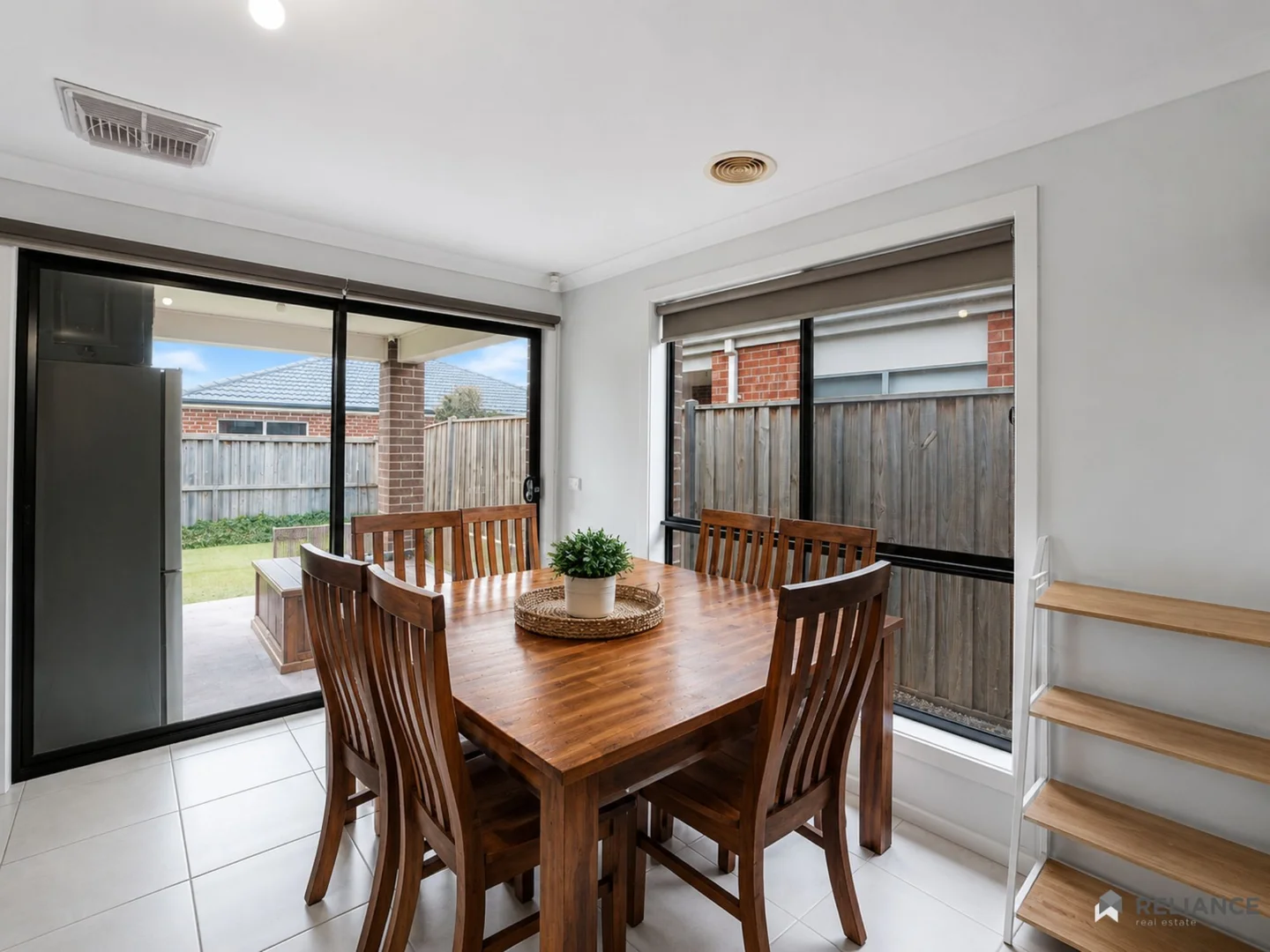 8 Bromley Circuit, Thornhill Park VIC — StMate