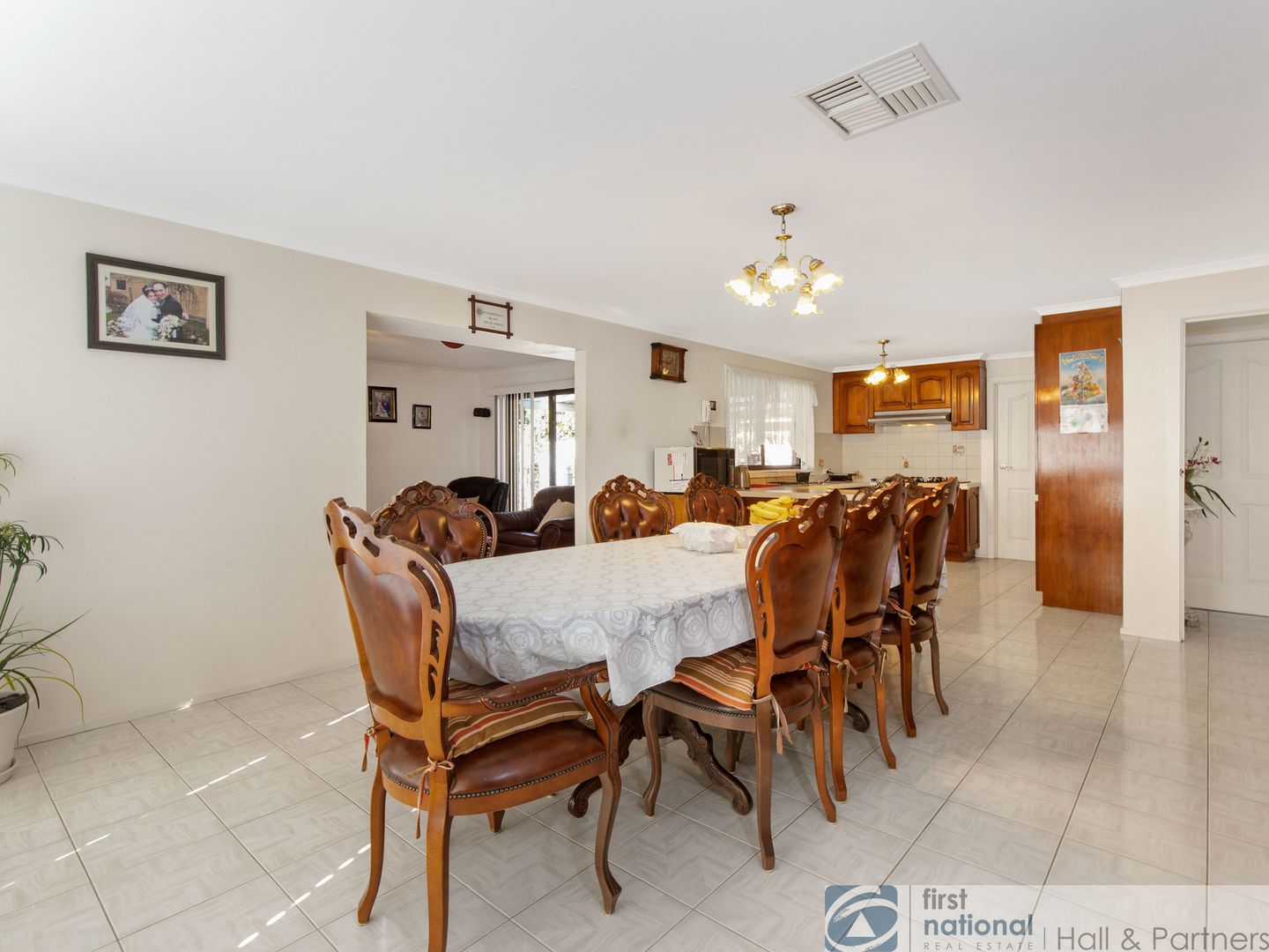 2 Furlong Court, Endeavour Hills VIC 3802, Image 2