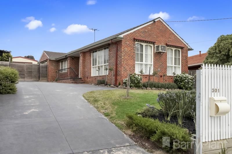 301 Carrick Drive, Gladstone Park VIC 3043