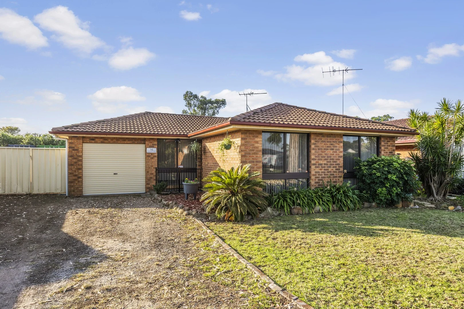 16 Honeyeater Place, Erskine Park NSW 2759