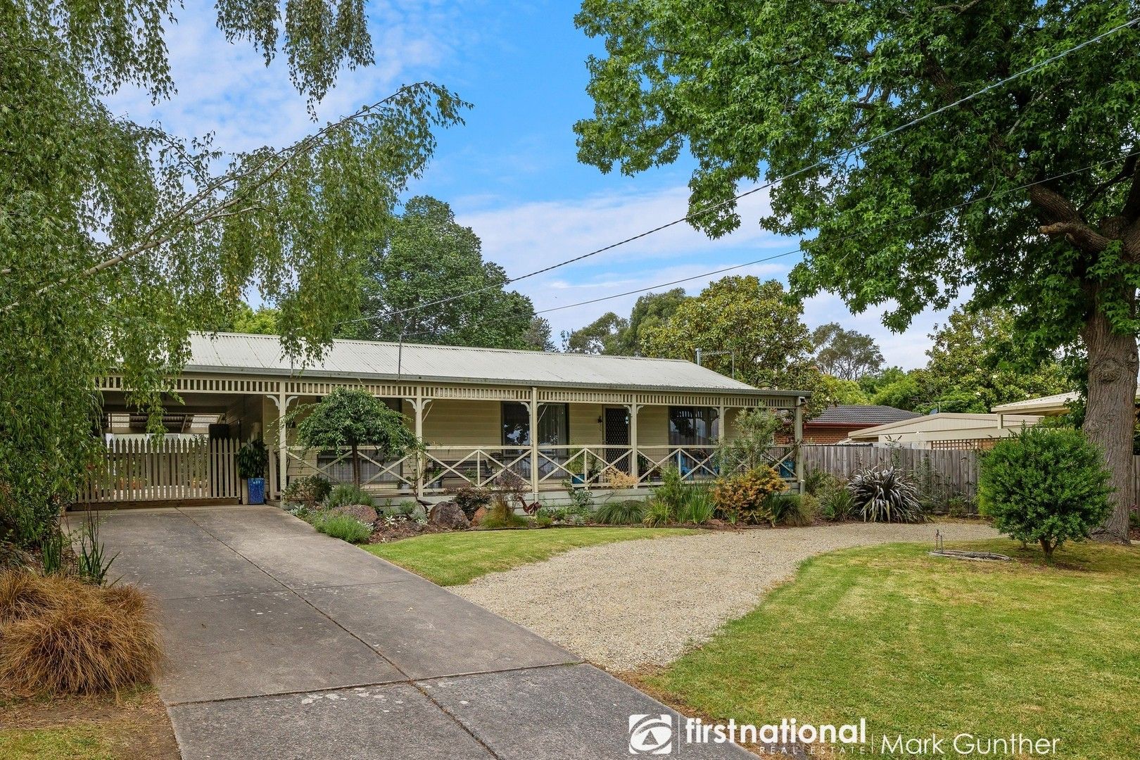 2 bedrooms House in 2 Eadie Avenue HEALESVILLE VIC, 3777