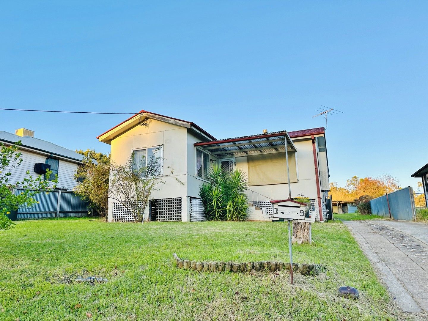39 Blackett Avenue, Young NSW 2594, Image 0