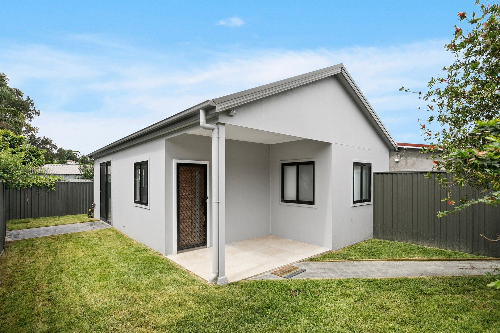 2 bedrooms Apartment / Unit / Flat in 578A Northcliffe Drive BERKELEY NSW, 2506
