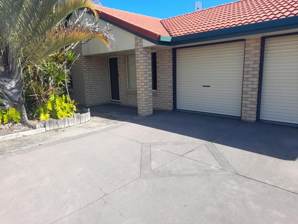 4 bedrooms House in 11 Crystal Court URANGAN QLD, 4655
