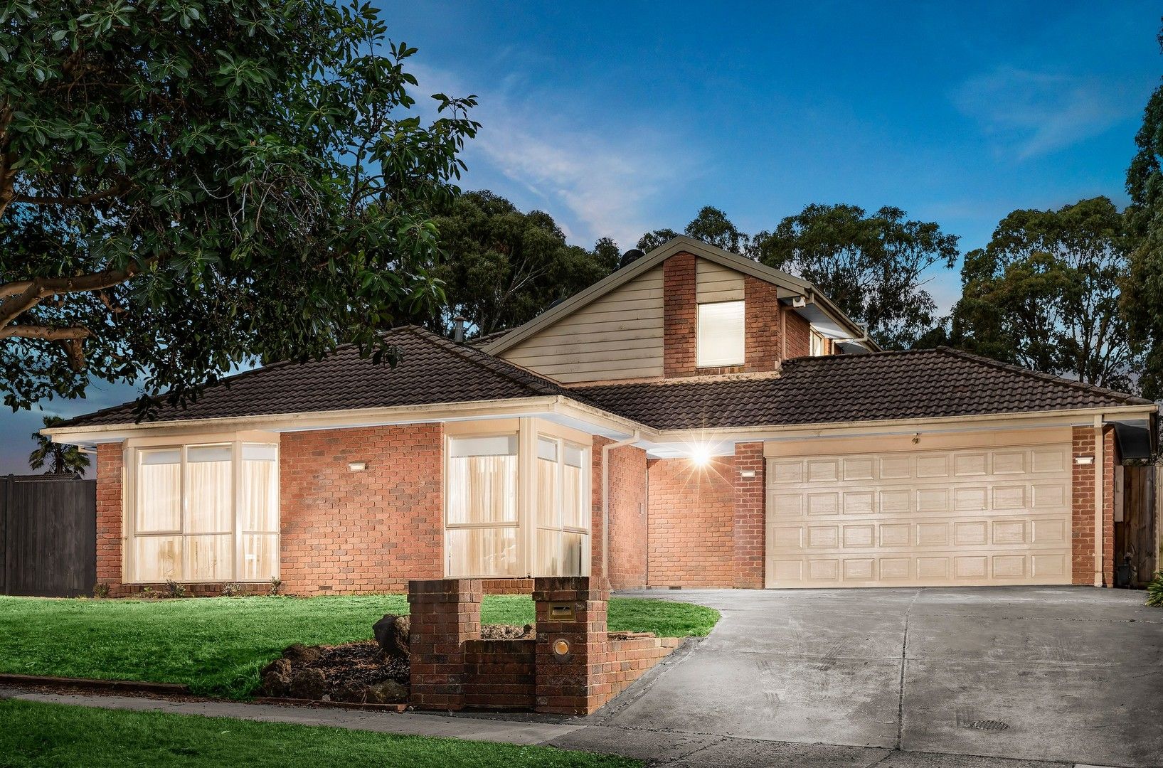 3 bedrooms House in 71 Turramurra Drive ROWVILLE VIC, 3178