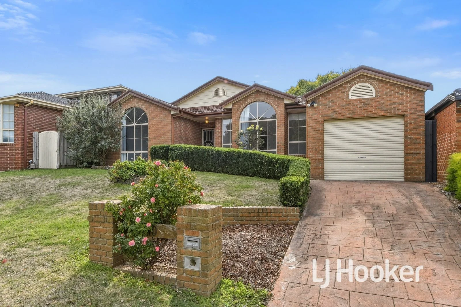 10 McNamara Close, Pakenham VIC 3810