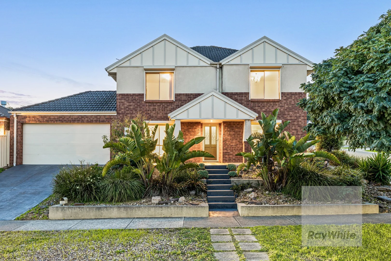 15 Lamour Avenue, South Morang VIC 3752