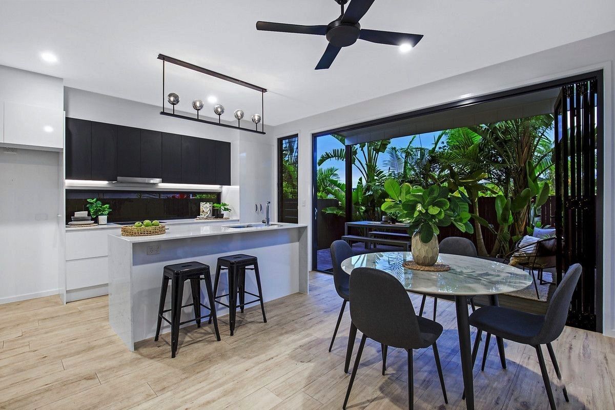 3 bedrooms House in 10 Murchison Street CARINA QLD, 4152