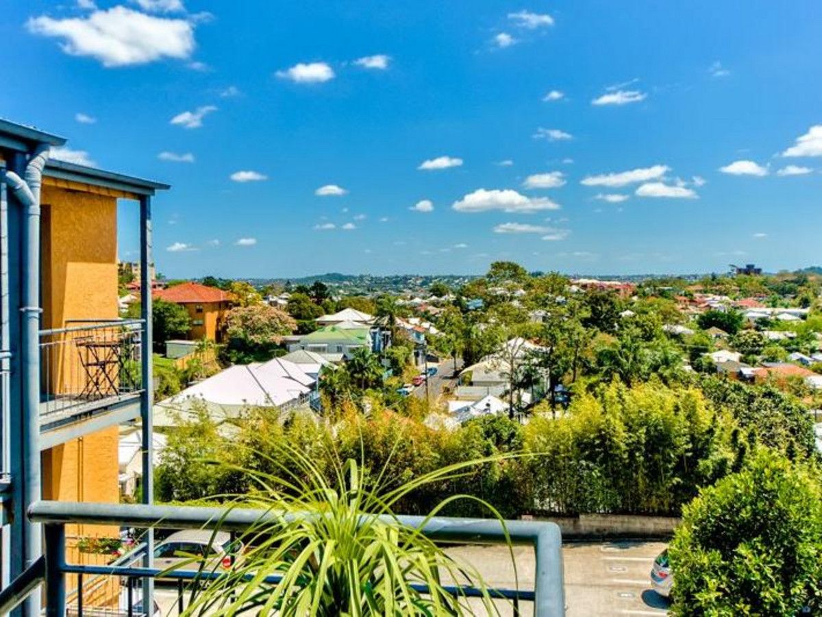 8/109 Musgrave Road, Red Hill Property History & Address Research