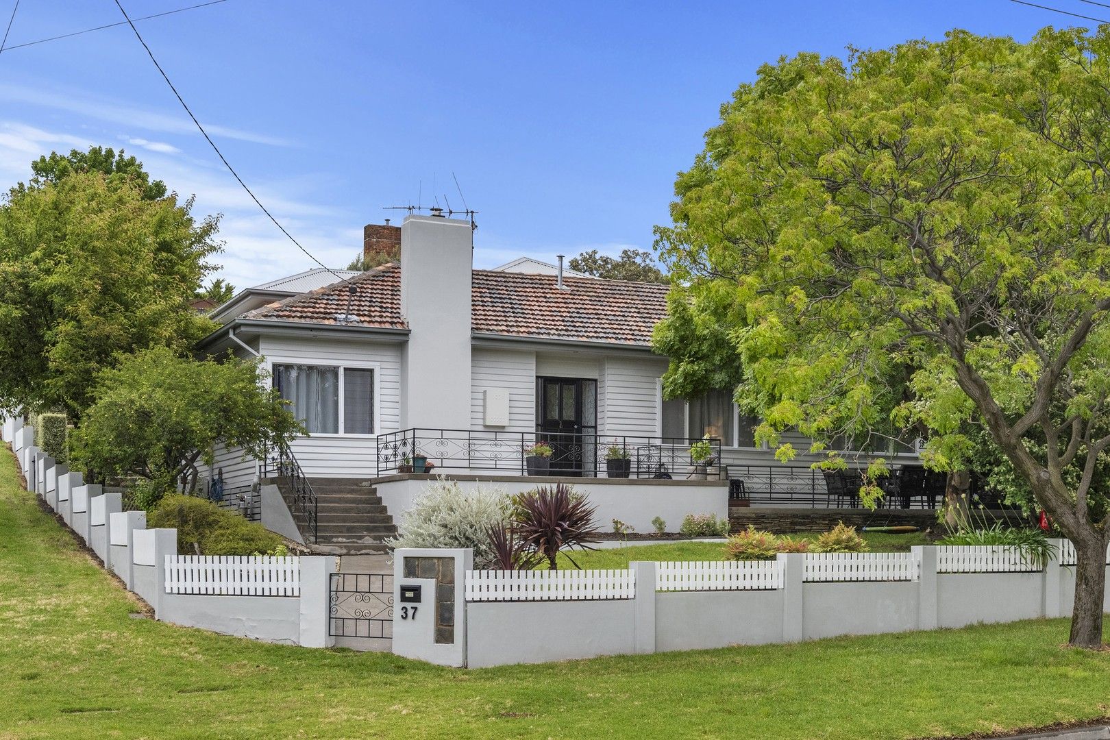 4 bedrooms House in 37 Caledonia Street NORTH BENDIGO VIC, 3550