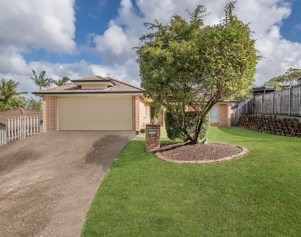4 Pago Terrace, Pacific Pines QLD 4211