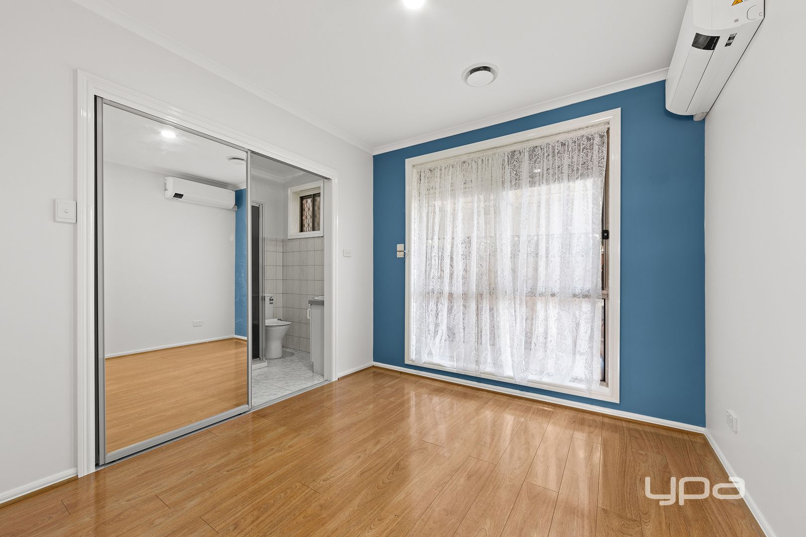 2/14 Henley Gardens, Sunshine North VIC 3020, Image 2