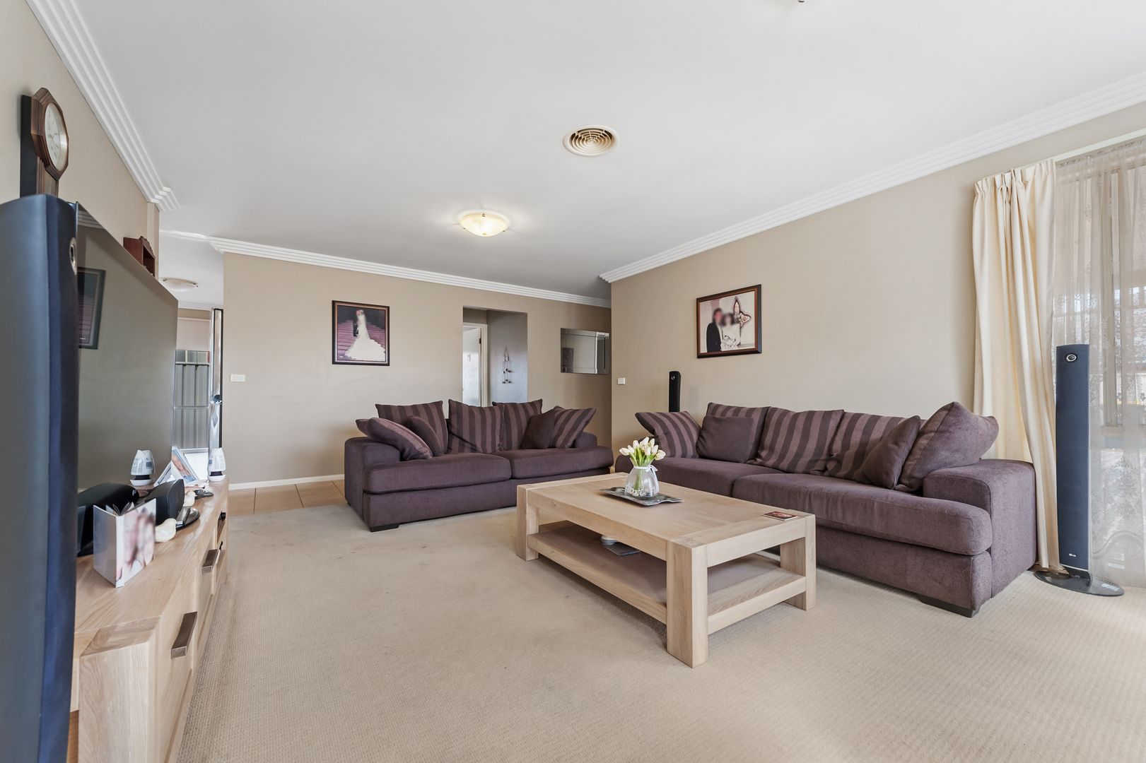 5 Dunstall Gardens, Caroline Springs VIC 3023, Image 2