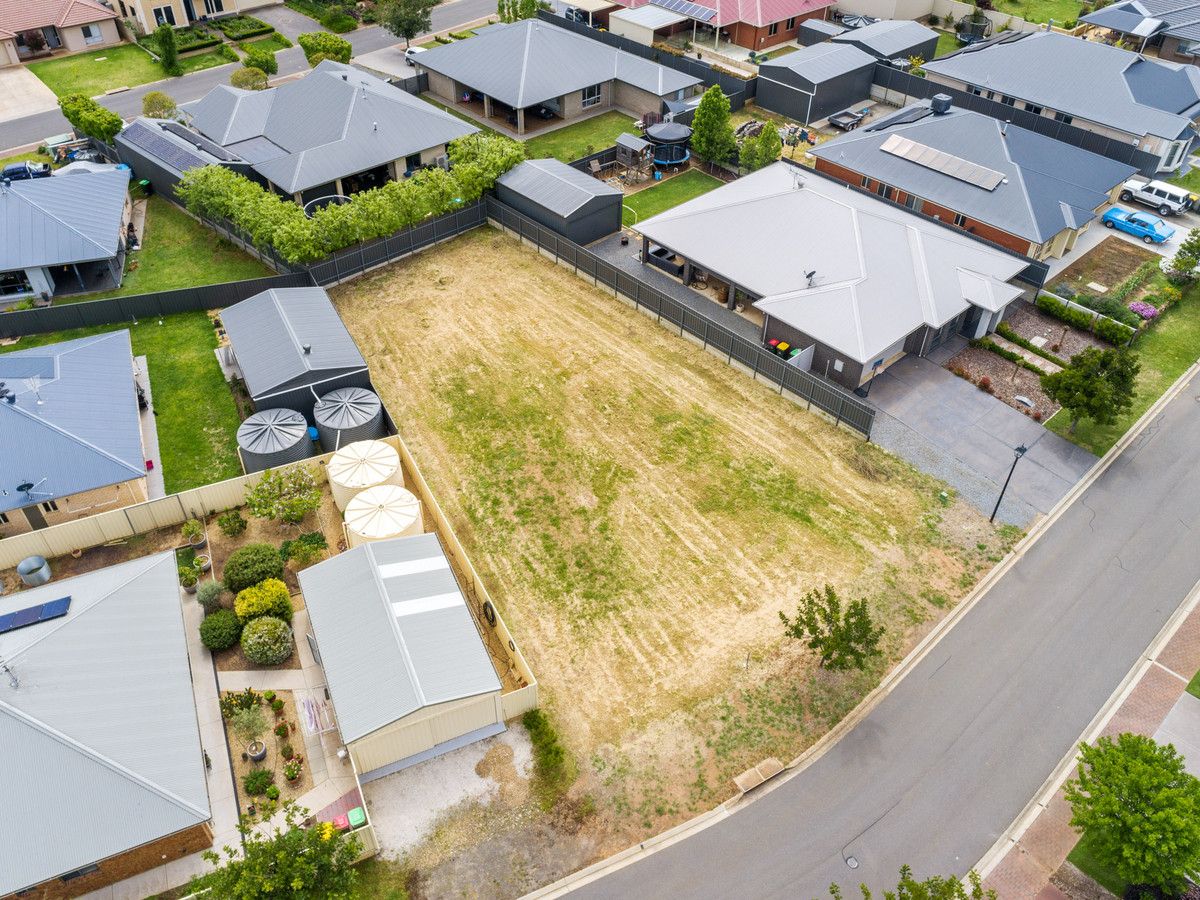 3 clyde court sale