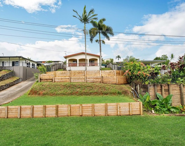 18 Makoo Close, White Rock QLD 4868