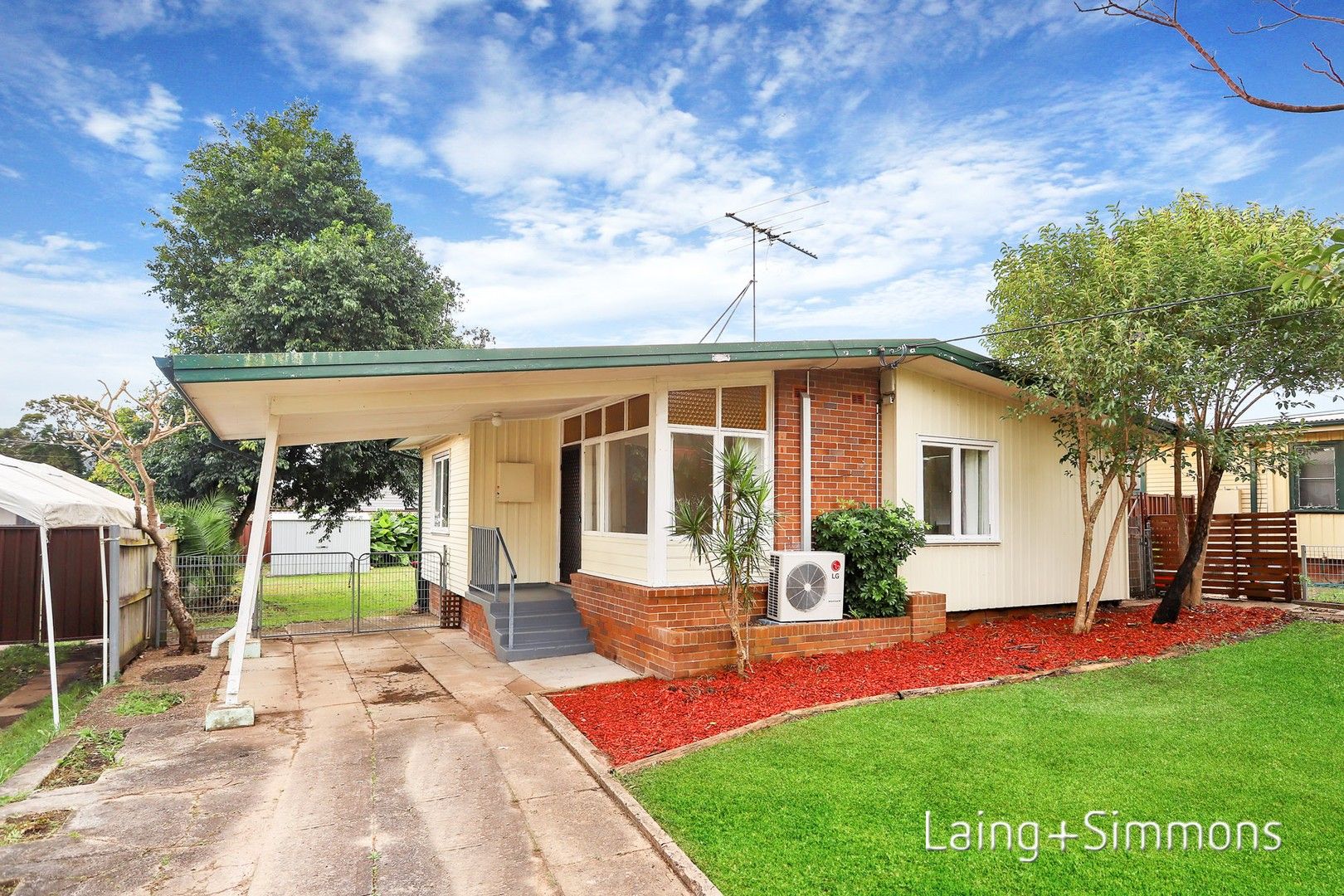 3 bedrooms House in 31 Leyte Avenue LETHBRIDGE PARK NSW, 2770