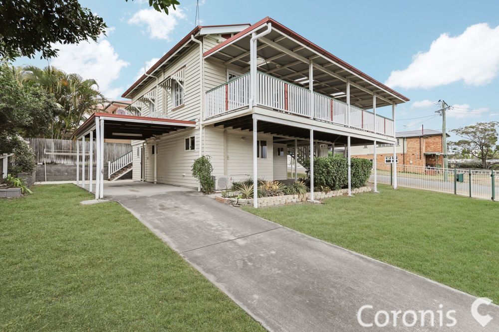 5 bedrooms House in 15 Bovelles Street CAMP HILL QLD, 4152