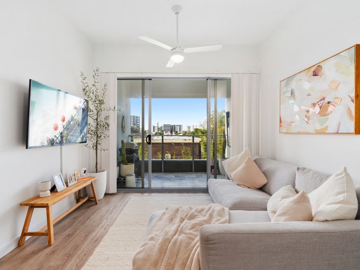2 bedrooms Apartment / Unit / Flat in 16/58 Frank Street LABRADOR QLD, 4215