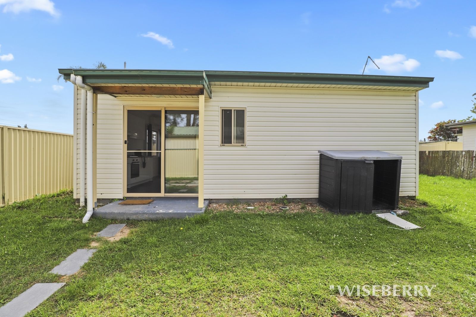 2 bedrooms House in 13a Goobarabah Ave LAKE HAVEN NSW, 2263