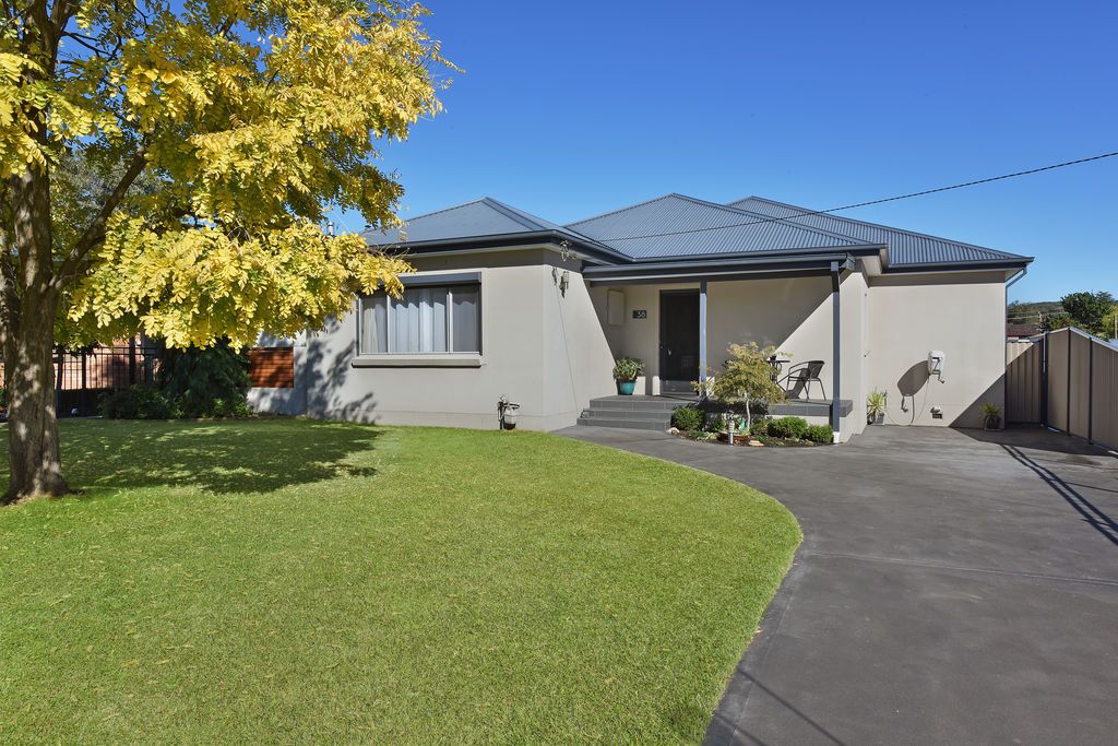 38 Rifle Parade, Lithgow NSW 2790