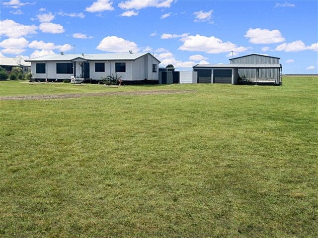 4 Wambo Terrace, Pirrinuan QLD 4405, Image 0