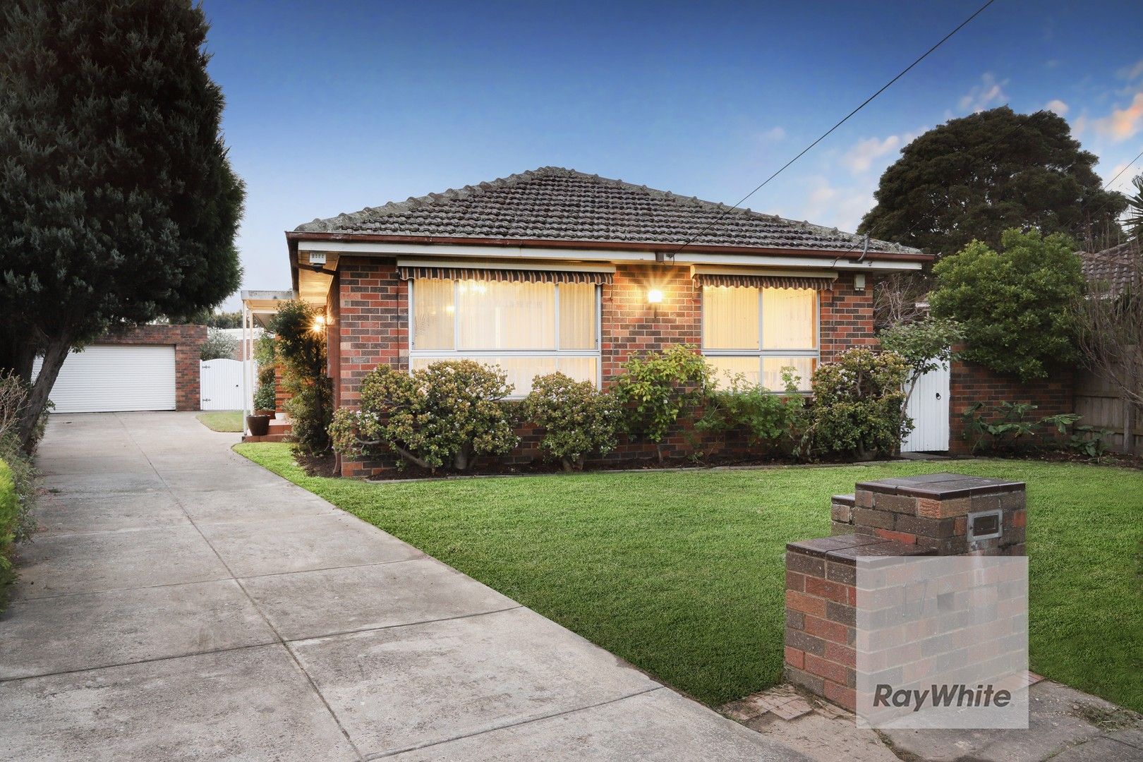 17 Avondale Court, Gladstone Park VIC 3043, Image 0