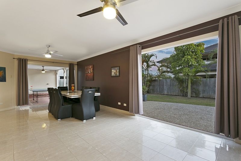 7 Barcoo Crescent, Sinnamon Park QLD 4073, Image 2