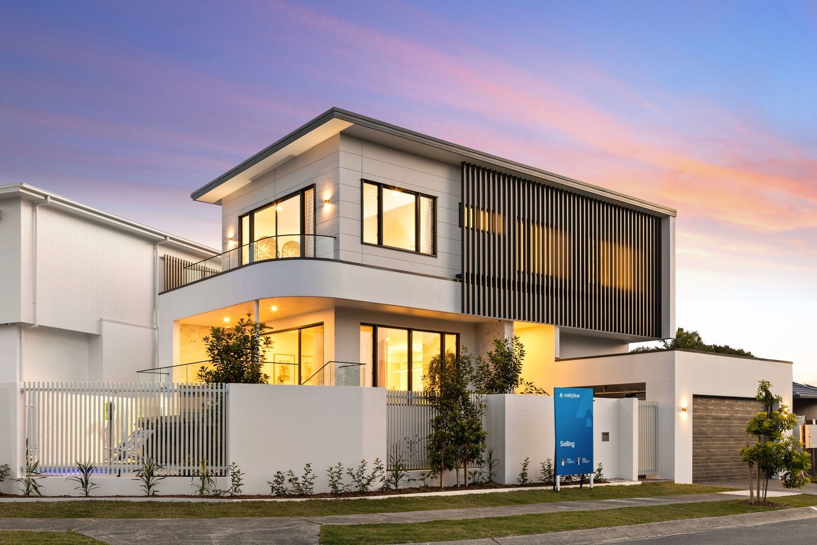 3 bedrooms House in 2 Spinebill Street BURLEIGH WATERS QLD, 4220