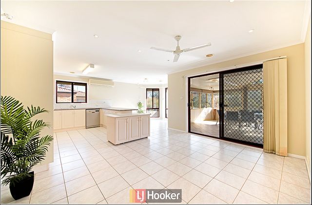 8 Cashion Court, DUNLOP ACT 2615, Image 0