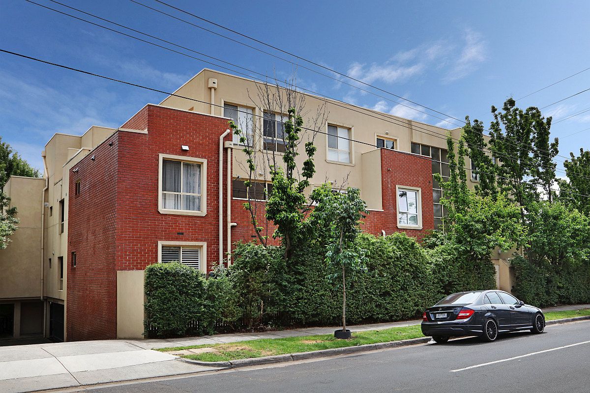 2 bedrooms Apartment / Unit / Flat in 2/498 North Road ORMOND VIC, 3204