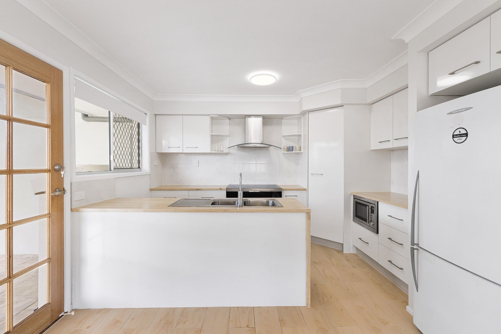 3 bedrooms Apartment / Unit / Flat in 28 Anning Ave GOLDEN BEACH QLD, 4551