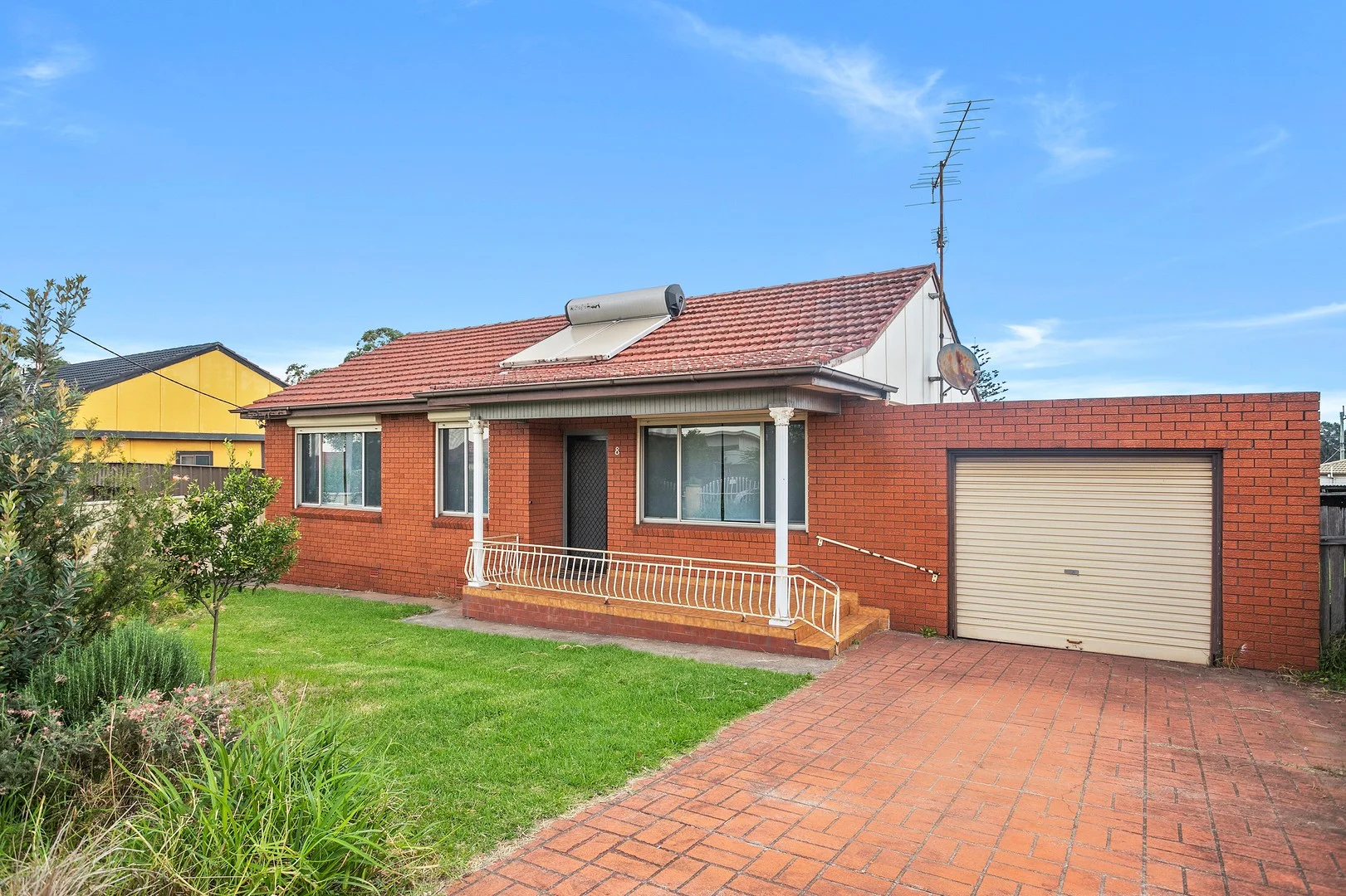 8 Blaxland Avenue, Warrawong NSW 2502