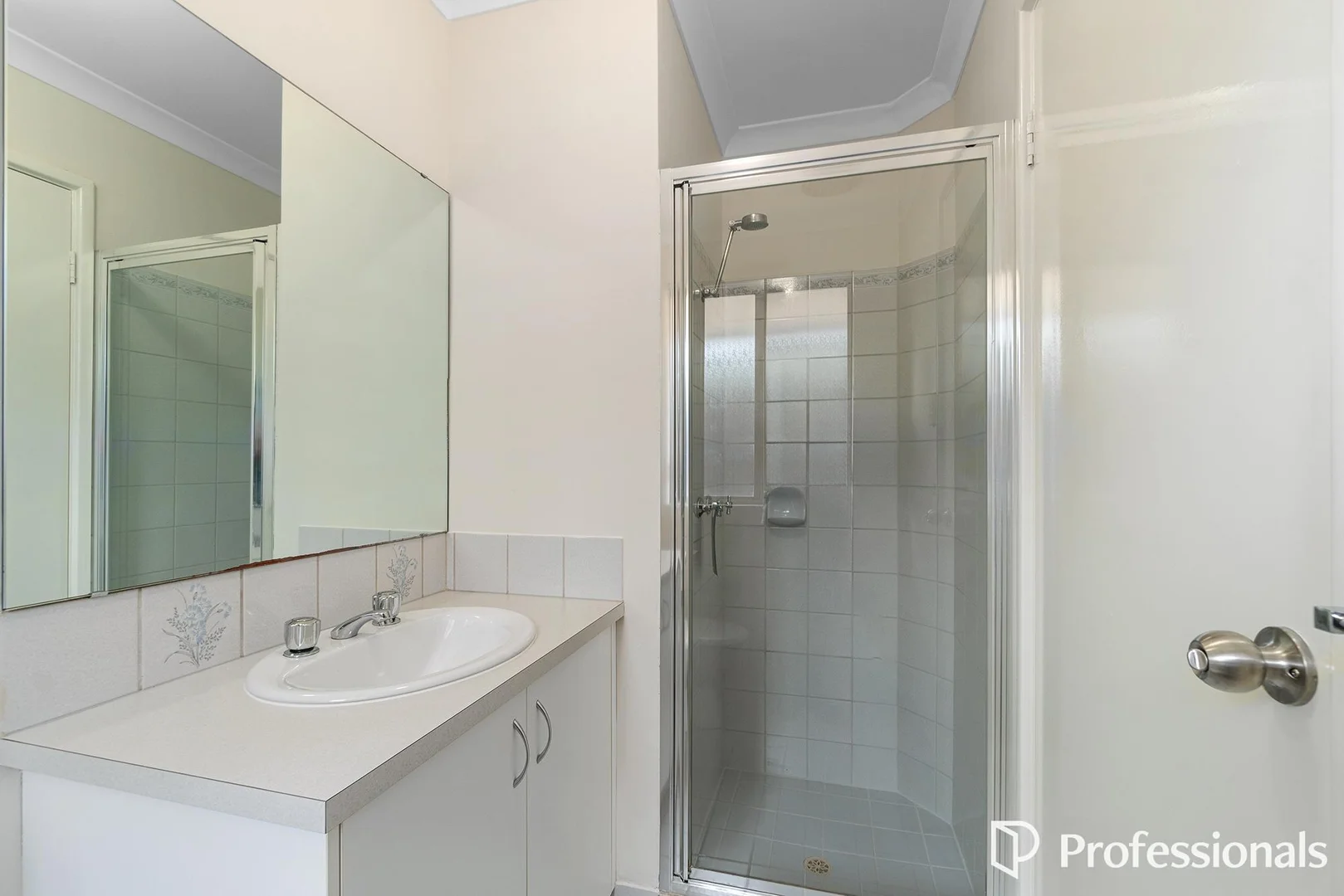 Additional image 36 of 142 Seville Drive, Seville Grove WA 6112