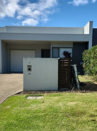 3 bedrooms Townhouse in 7/40 Taurus Circuit COOMERA QLD, 4209