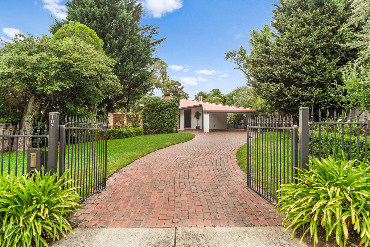 107 Wooralla Drive, Mount Eliza Property History & Address Research