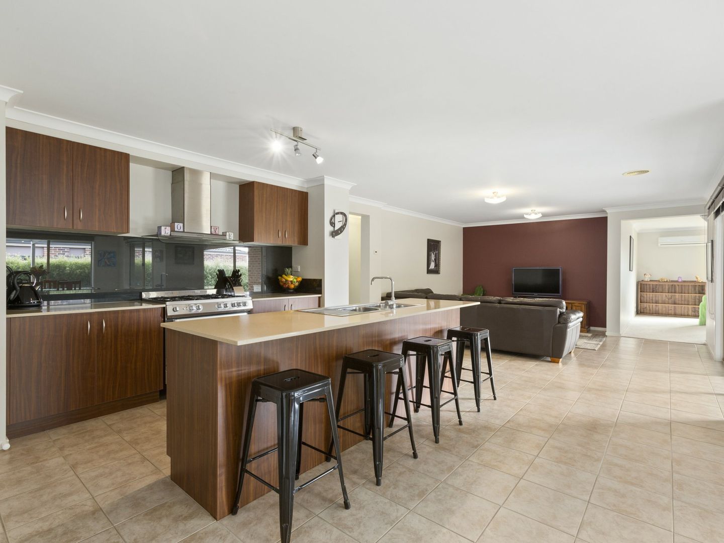 8 Deloraine Crt, Elliminyt VIC 3250, Image 1