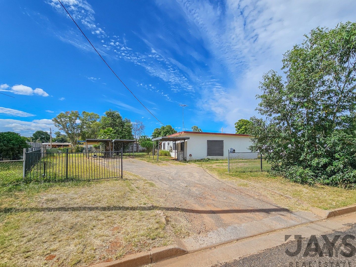 1 bedrooms Apartment / Unit / Flat in 2/18 Dempsey Street PIONEER QLD, 4825