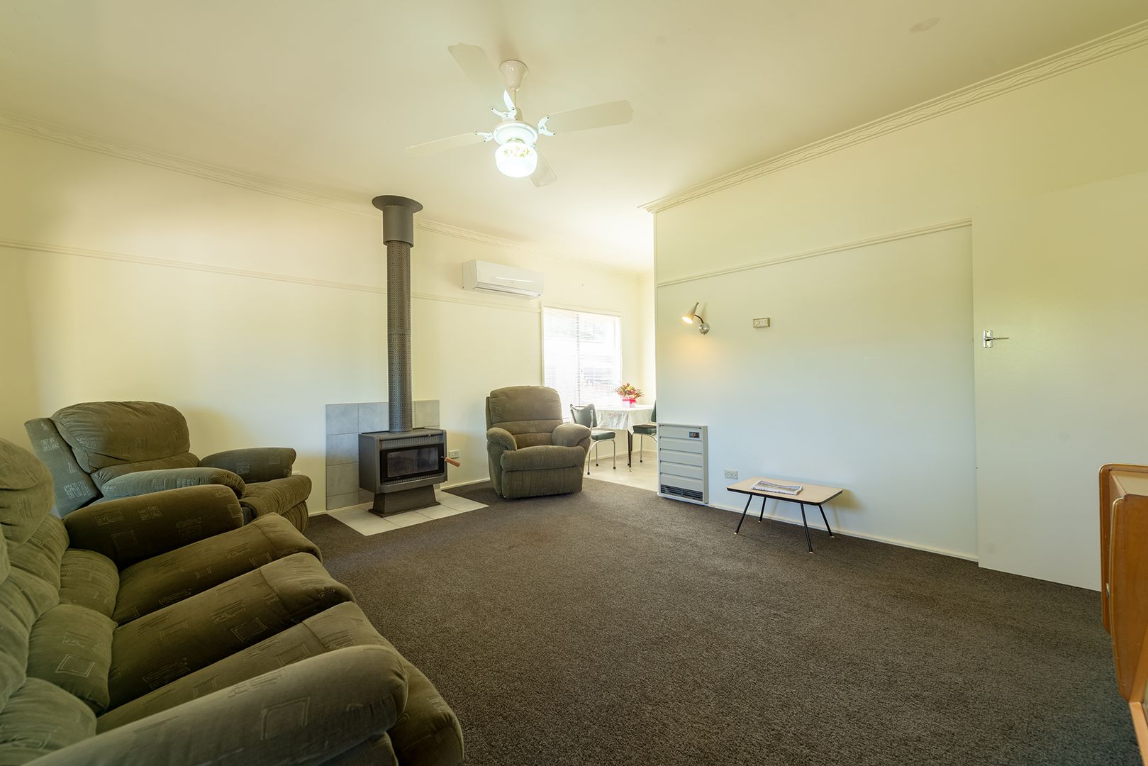 8 Pine Street, Nhill VIC 3418, Image 1