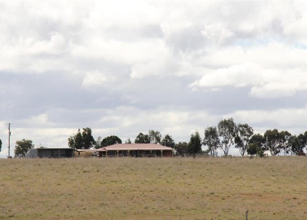 451 Schoolhouse Lane, Knowsley VIC 3523