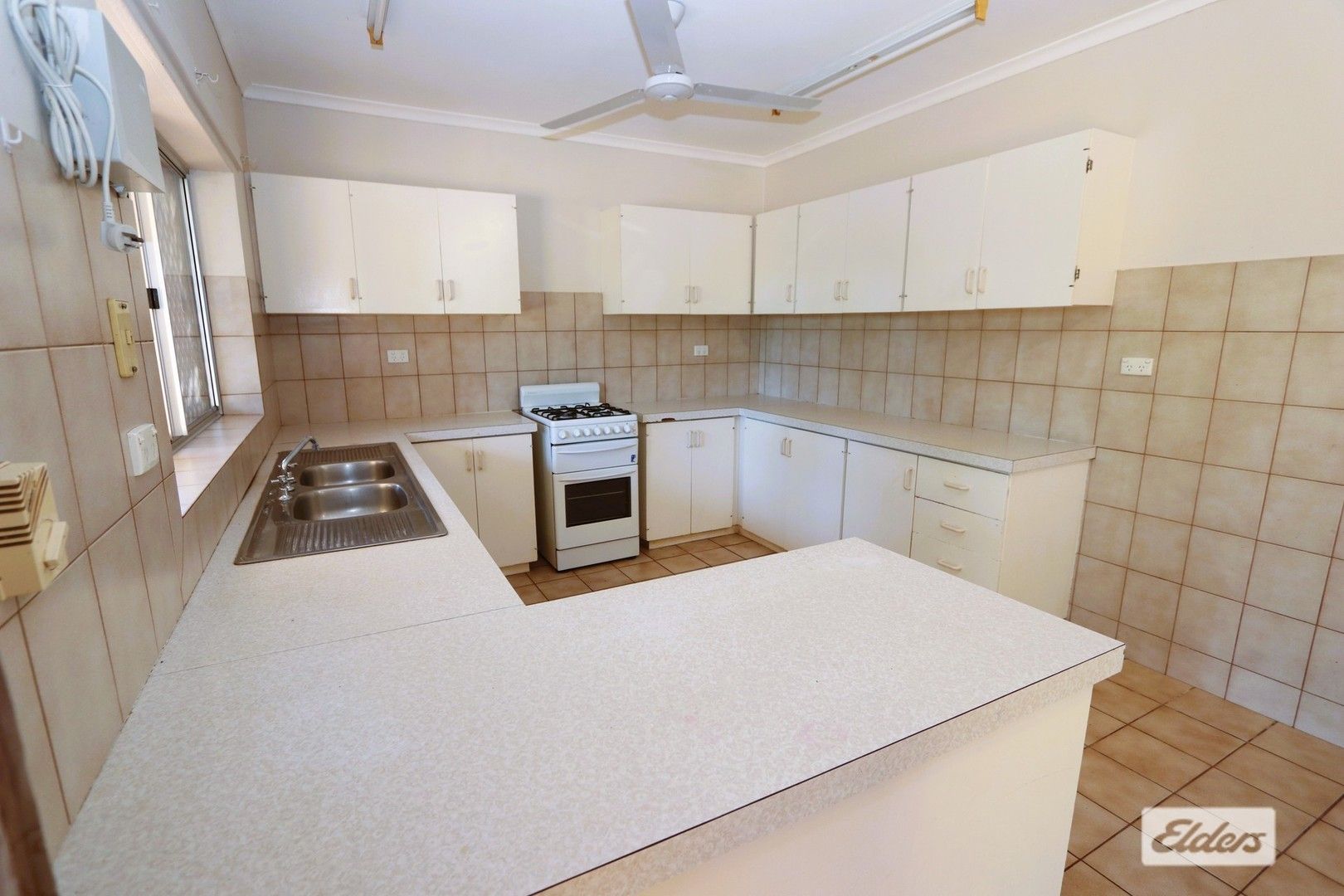 4 bedrooms House in 17 Acacia Drive KATHERINE NT, 0850