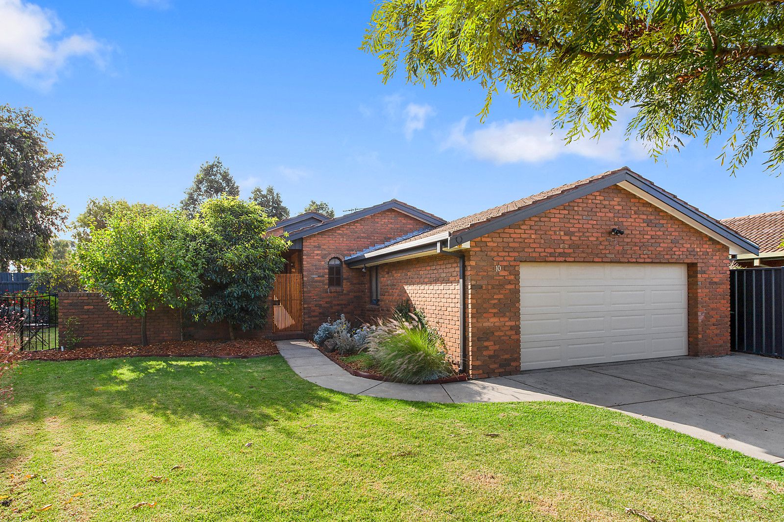 10 Pia Court, Taylors Lakes VIC 3038, Image 0