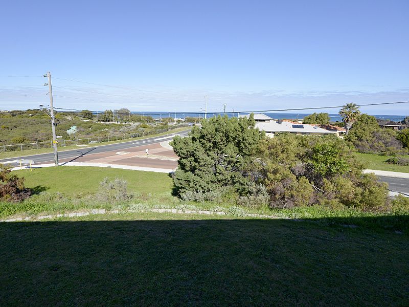 2 Burt Street, Quinns Rocks WA 6030, Image 1