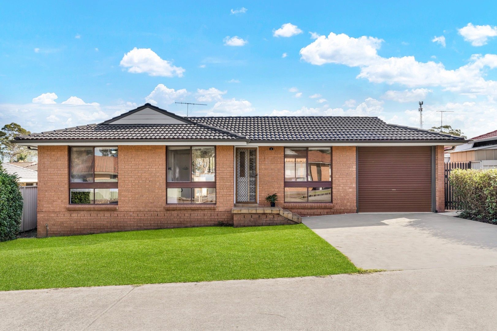 2/3 Amiens Close, Bossley Park NSW 2176, Image 0