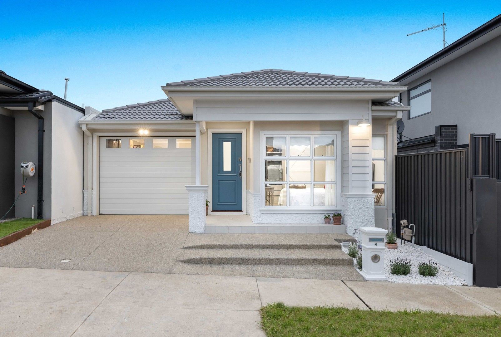3 bedrooms House in 4 Quebec Avenue CRAIGIEBURN VIC, 3064