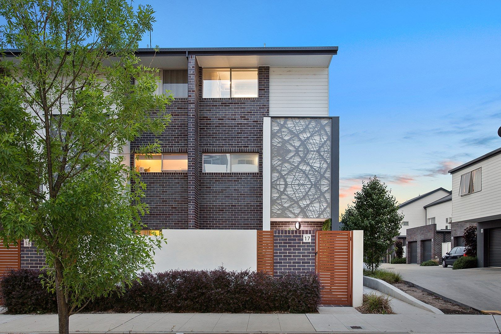 17/2 Clare Burton Crescent, Franklin ACT 2913, Image 0