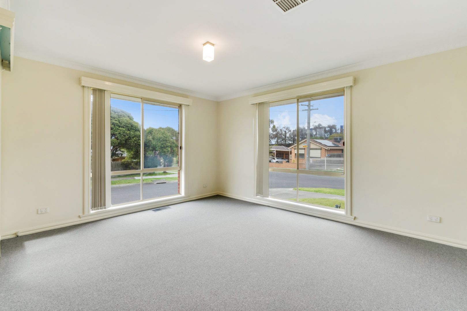 28 Pandora Avenue, Thomastown VIC 3074, Image 2