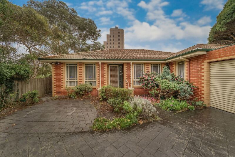 3 bedrooms House in 2/90 Carrington Road BOX HILL VIC, 3128