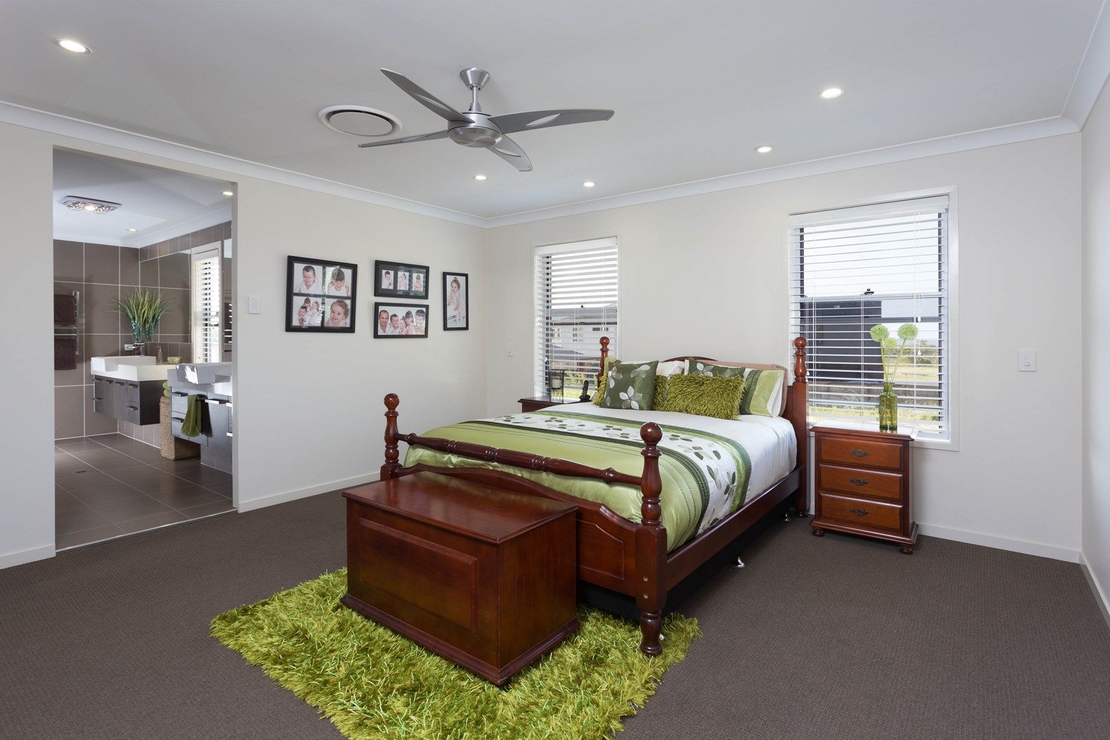 11 Baywalk Place, Thorneside QLD 4158, Image 2