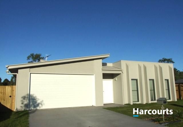 4 bedrooms House in 26 Swan View Drive TOOGOOM QLD, 4655