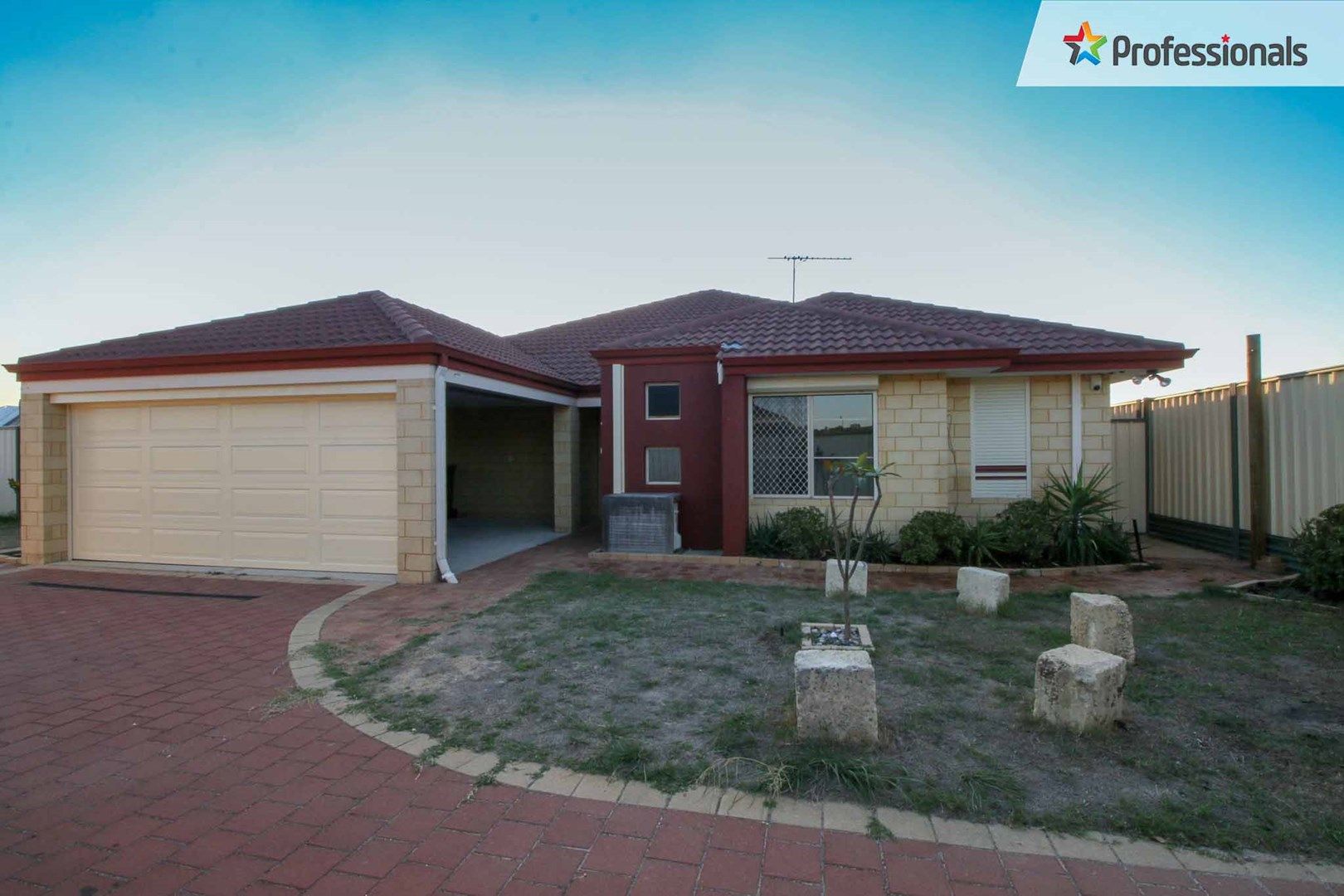 4 bedrooms House in 12 Donegal Court SEVILLE GROVE WA, 6112